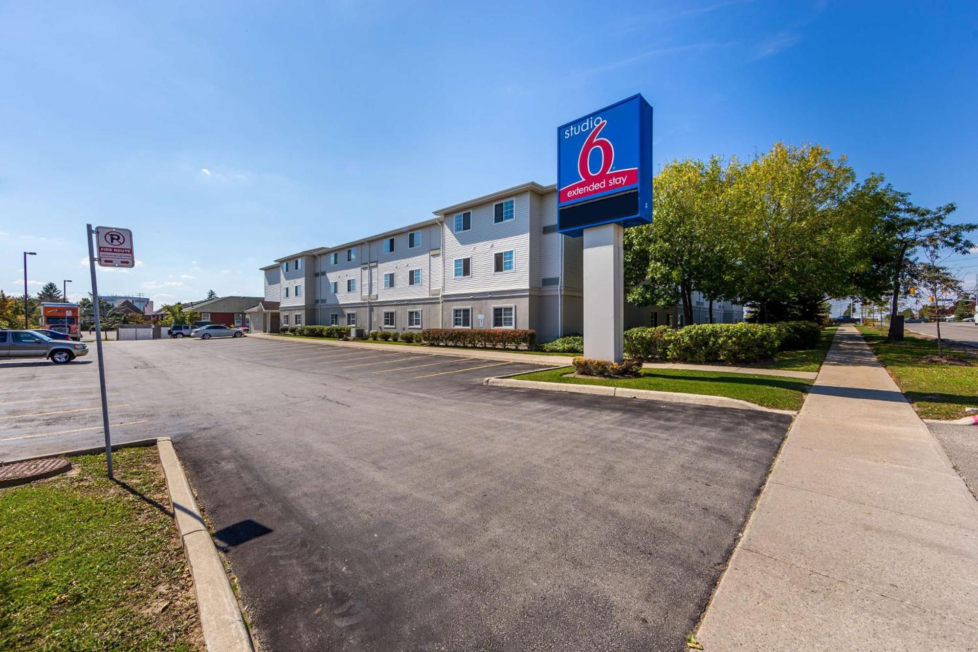 6 Toronto - With Kitchenettes Hotel Mississauga